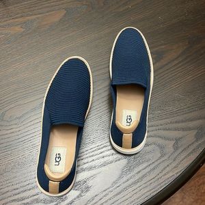 UGG Sammy Sneaker in Navy Rib Knit